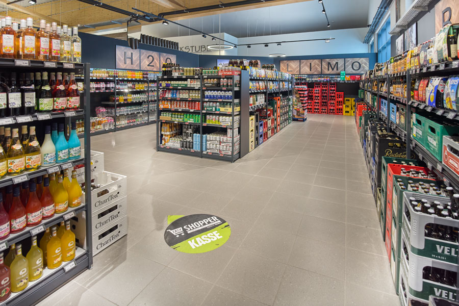 An der Kasse von EDEKA Kreisel